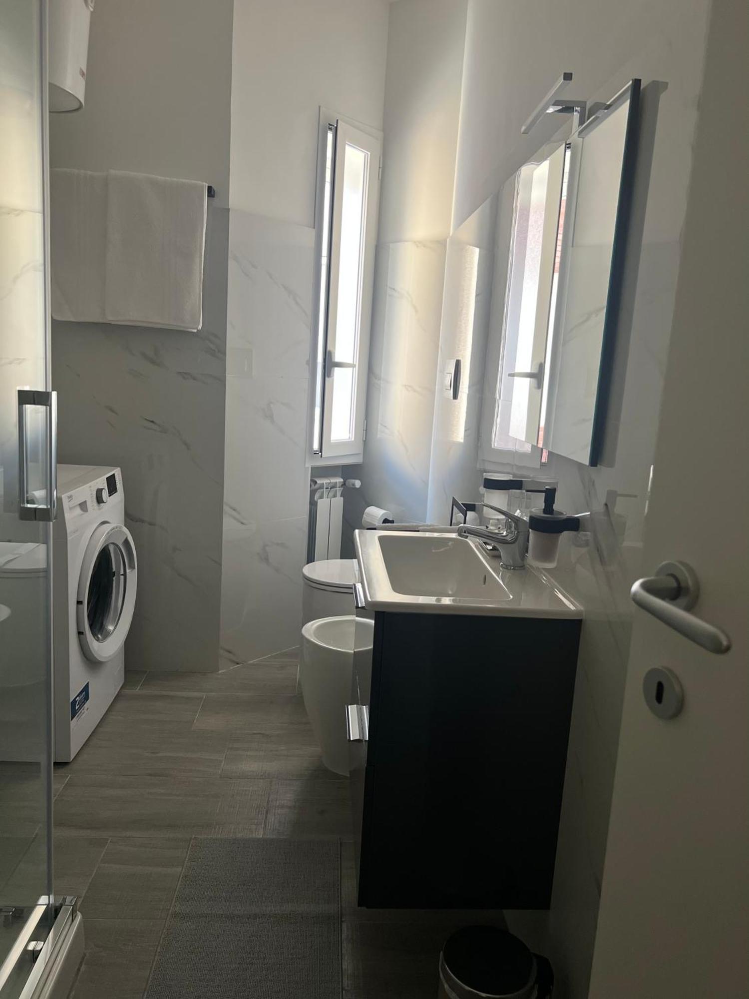 Tiburtina Flam Guest House Рим Екстериор снимка