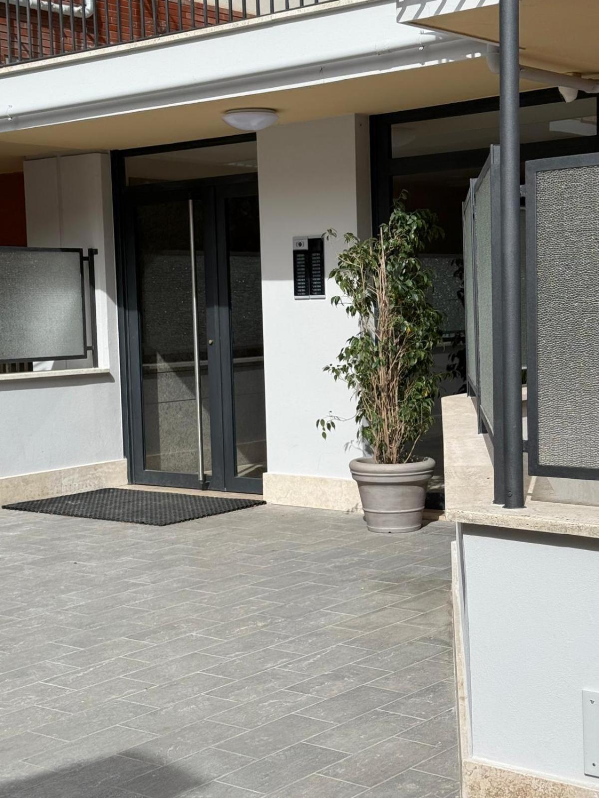 Tiburtina Flam Guest House Рим Екстериор снимка