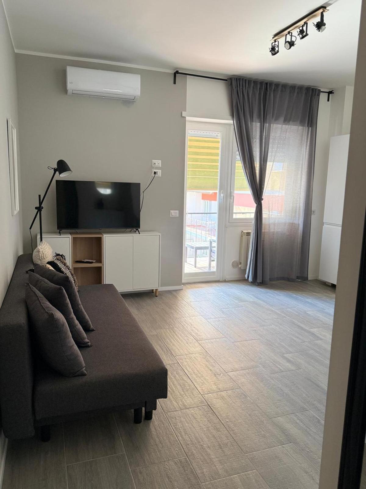 Tiburtina Flam Guest House Рим Екстериор снимка